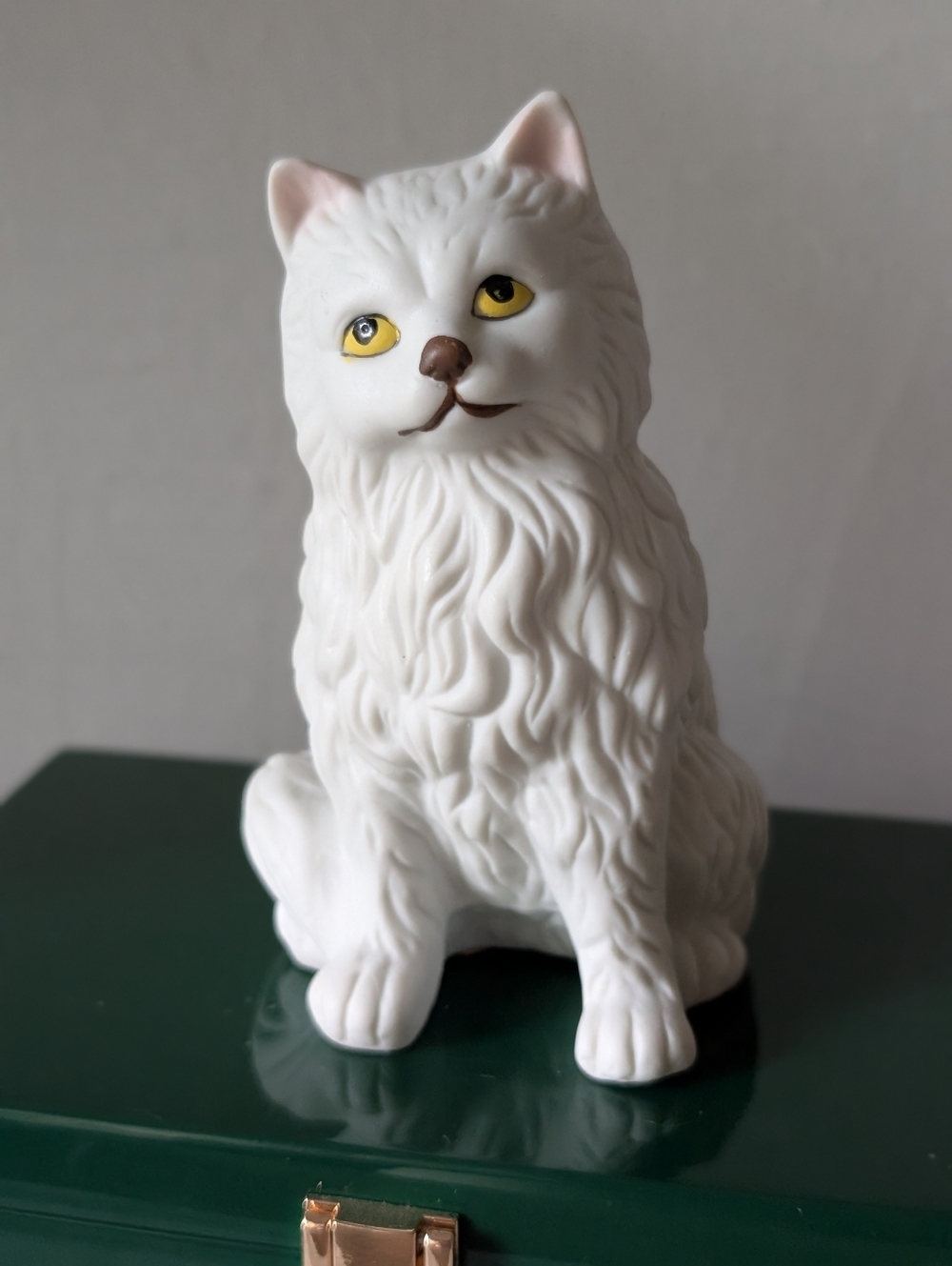 Vintage 80's White Cat‎ Figurine Decorative Statue - KMart